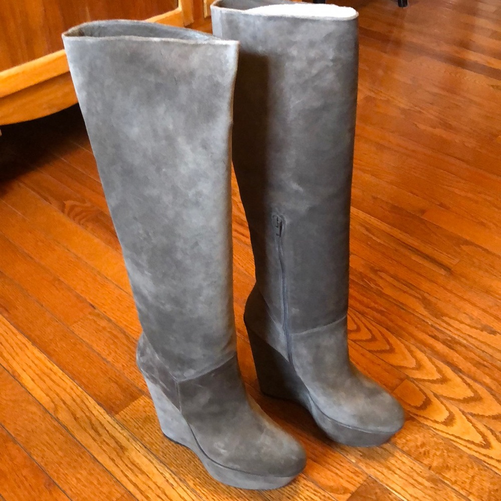 NEW Stuart Weitzman Suede Taupe Wedge Boot Size 8